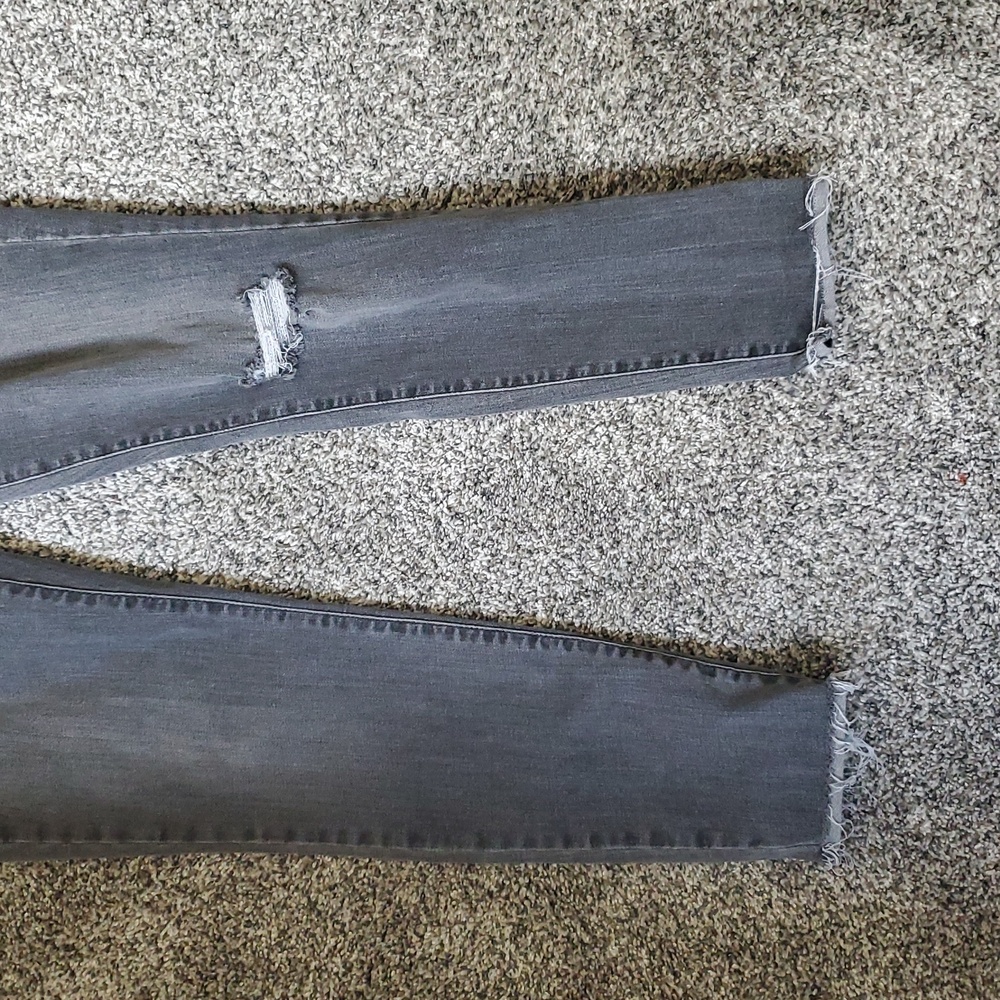 Universal Thread Skinny Distressed Ripped Jeans - Picture 3 of 5